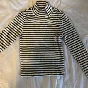 NEVER USED green and white striped turtle neck American Eagle